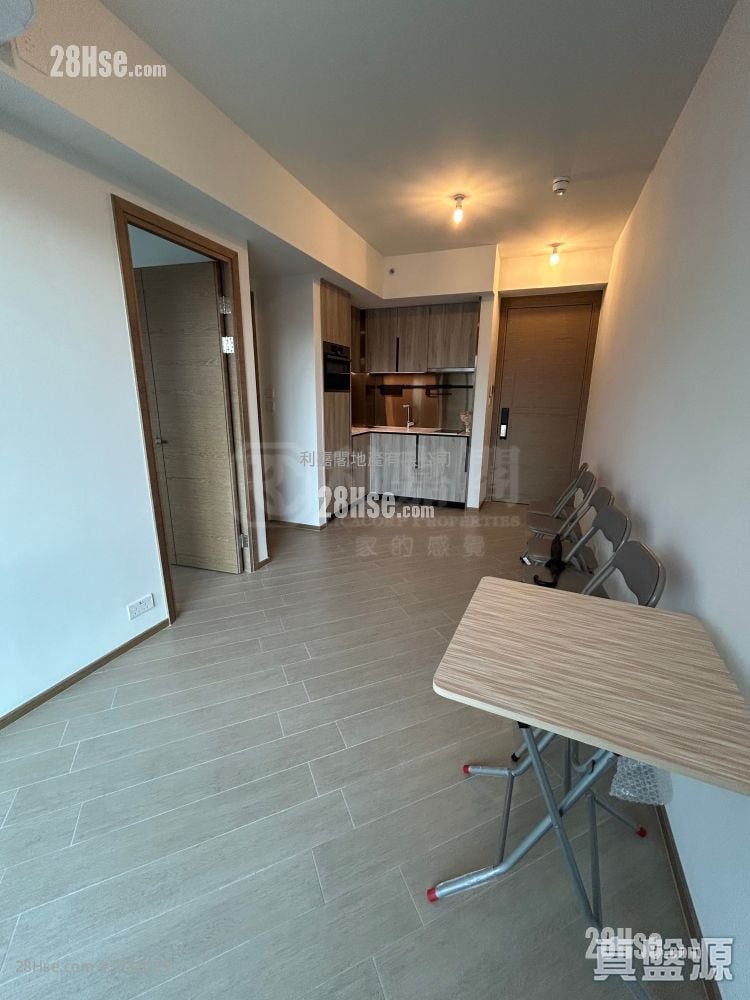 High Park Rental 343 ft²