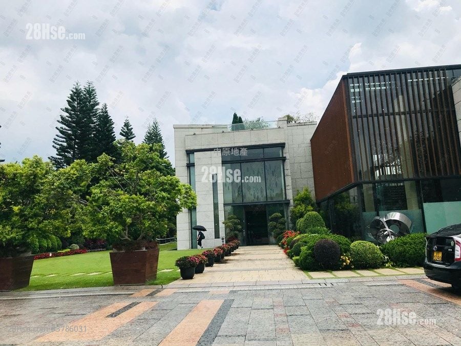 Valais Sell 3 Bedrooms , 5+ Bathrooms 2,454 ft²