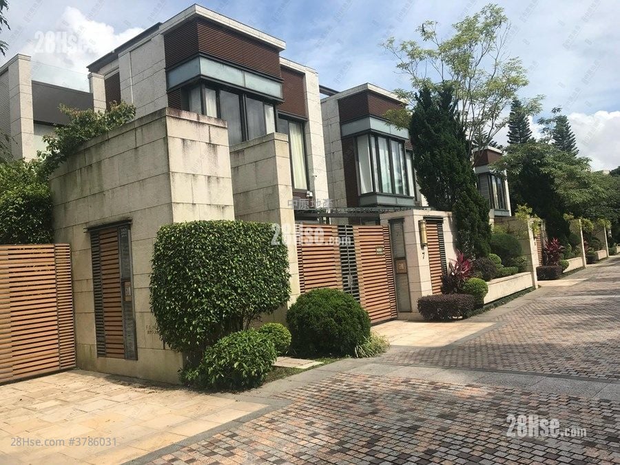 Valais Sell 3 Bedrooms , 5+ Bathrooms 2,454 ft²