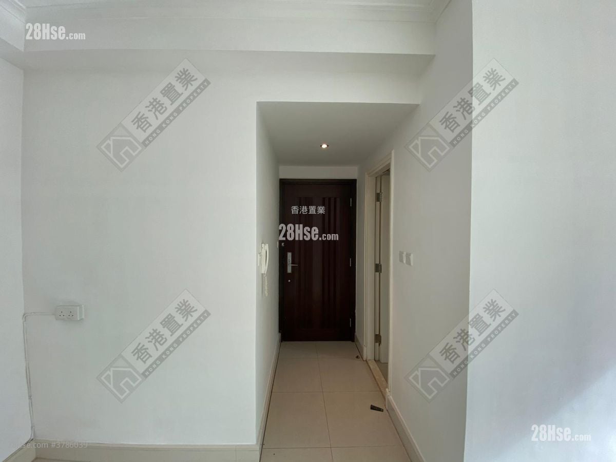 领都 售盘 3 房 , 2 浴室 734 平方尺