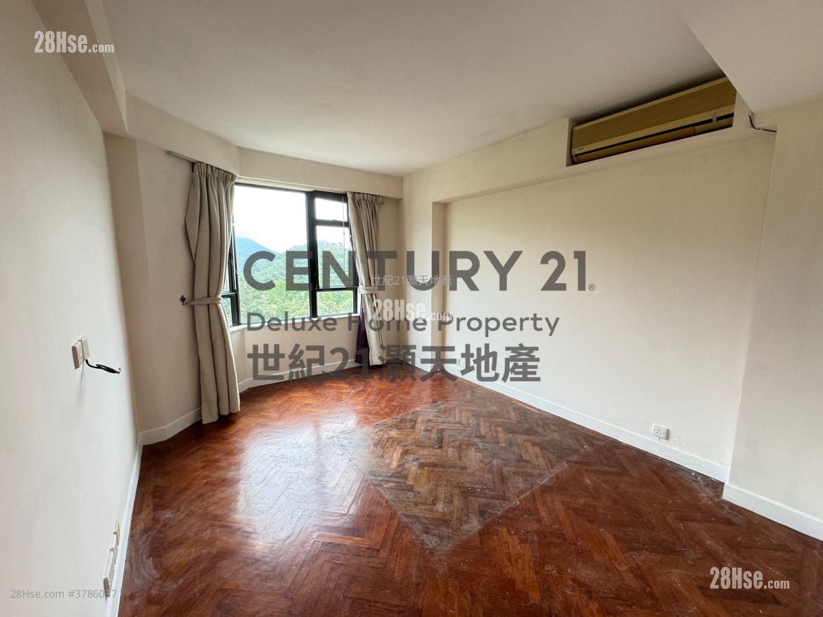 倚龙山庄 售盘 3 房 , 2 浴室 1,551 平方尺