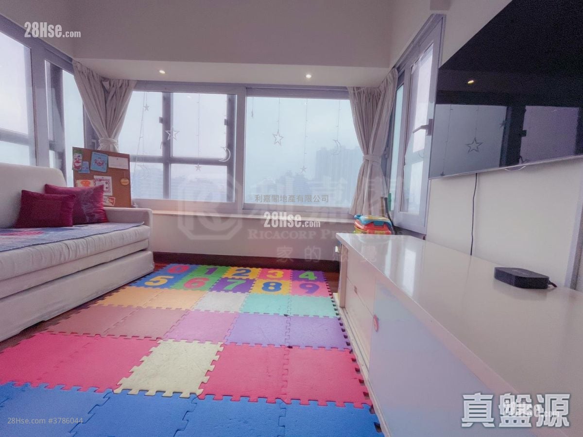 漾日居 租盘 3 房 , 3 浴室 1,076 平方尺