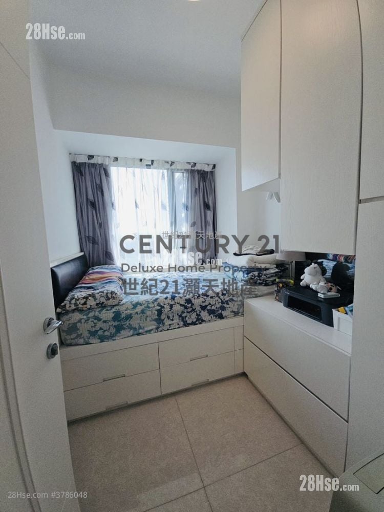 Mont Vert Sell 3 Bedrooms , 2 Bathrooms 905 ft²