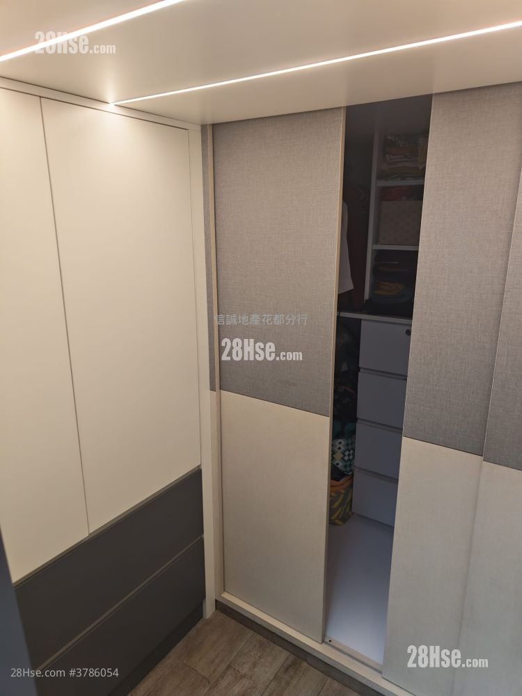 星光新邨 售盘 3 房 , 2 浴室 714 平方尺