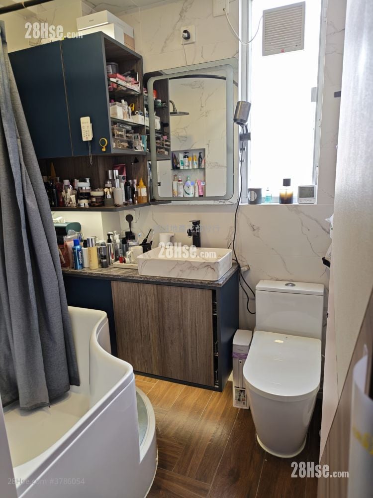 星光新邨 售盘 3 房 , 2 浴室 714 平方尺