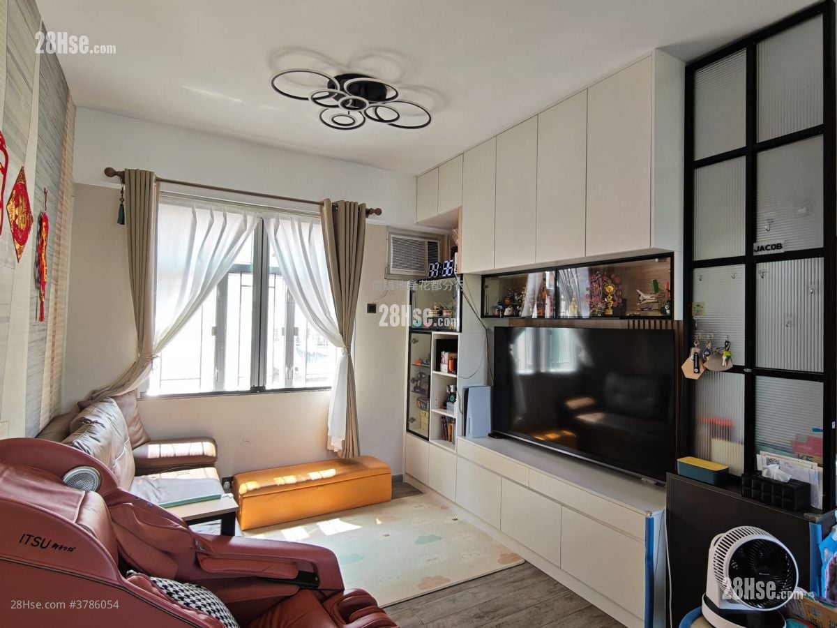 星光新邨 售盘 3 房 , 2 浴室 714 平方尺