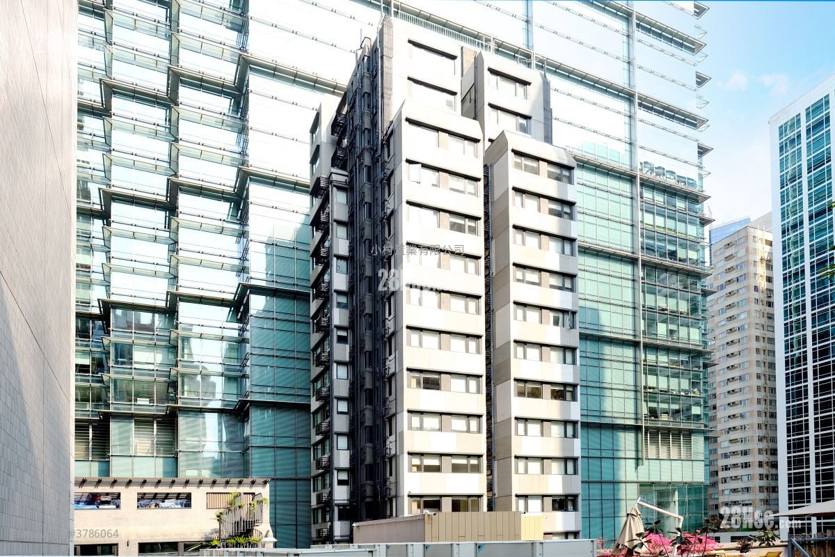 building outlook: Star Studios Rental Studio , 1 Bathroom 228 ft²