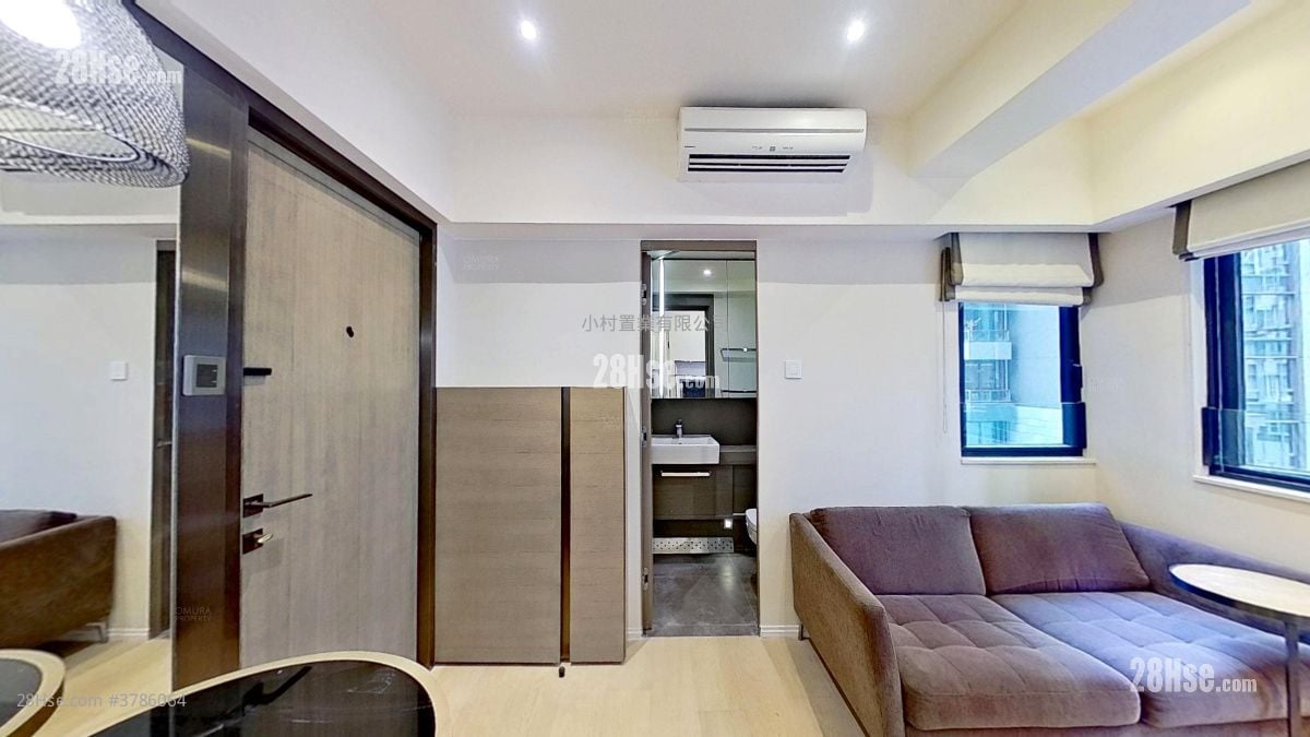 living room: Star Studios Rental Studio , 1 Bathroom 228 ft²