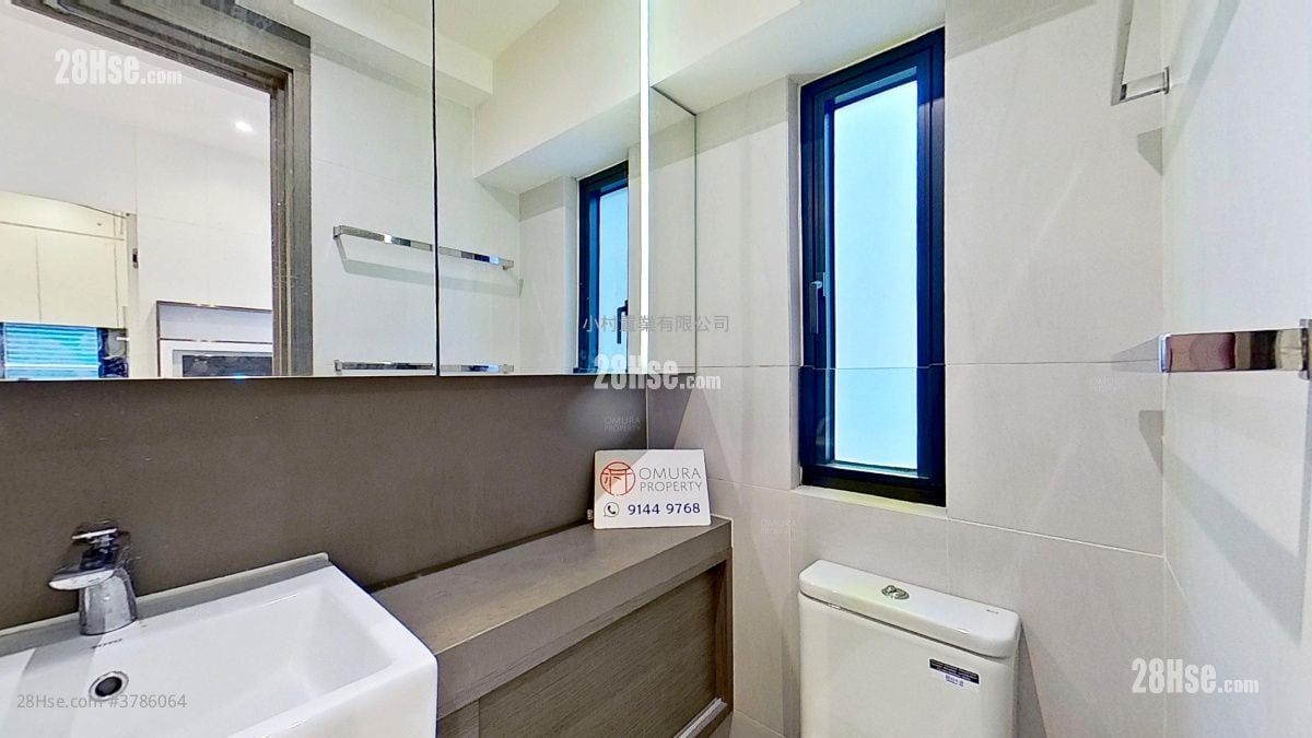 bathroom: Star Studios Rental Studio , 1 Bathroom 228 ft²