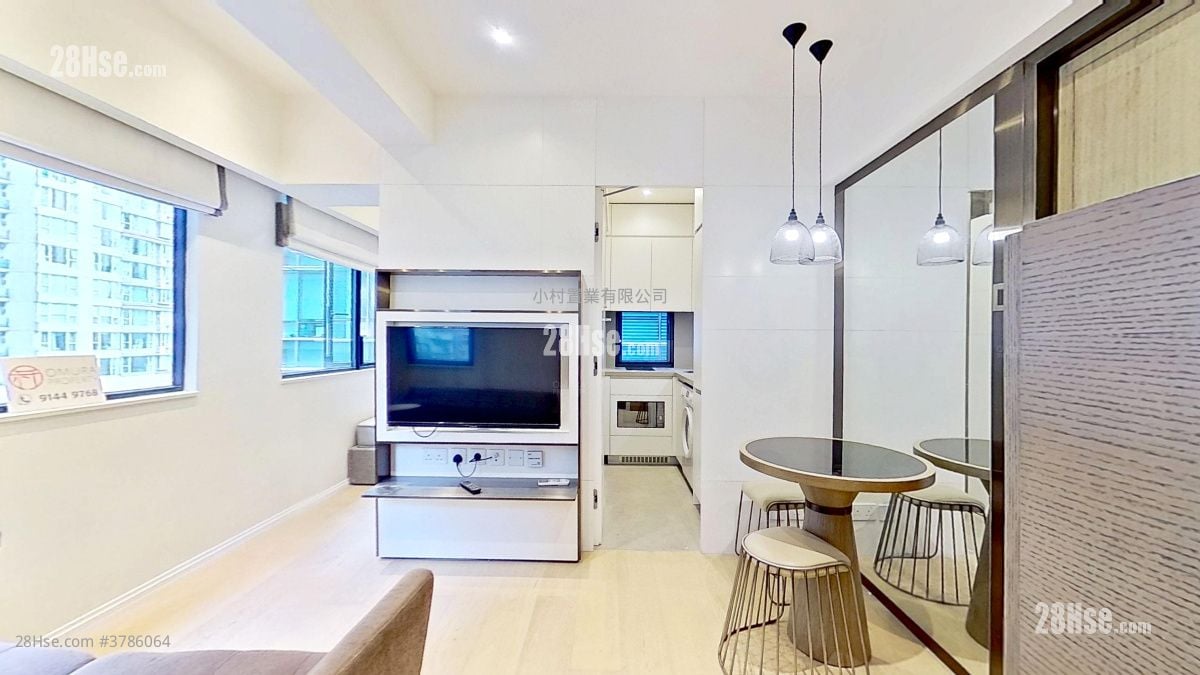 living room: Star Studios Rental Studio , 1 Bathroom 228 ft²