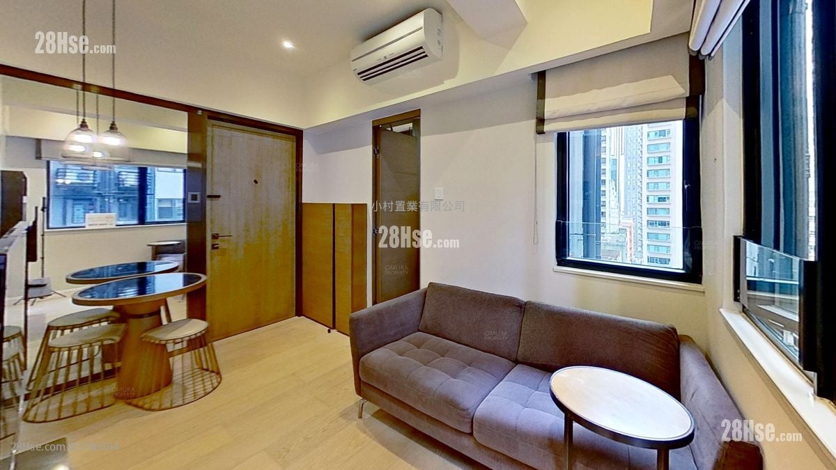 living room: Star Studios Rental Studio , 1 Bathroom 228 ft²