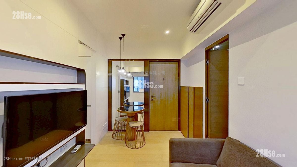 living room: Star Studios Rental Studio , 1 Bathroom 228 ft²