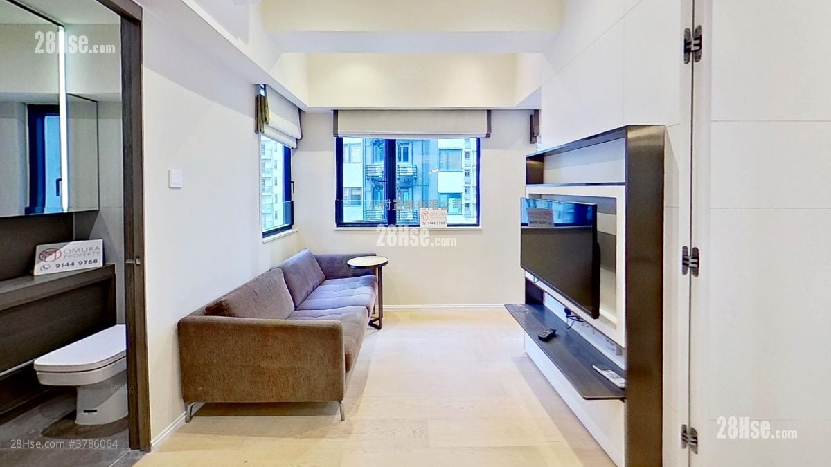 living room: Star Studios Rental Studio , 1 Bathroom 228 ft²