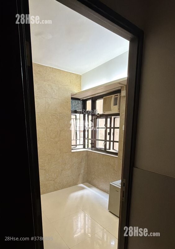 Shing Hing Building Rental Studio , 1 Bathroom 80 ft²