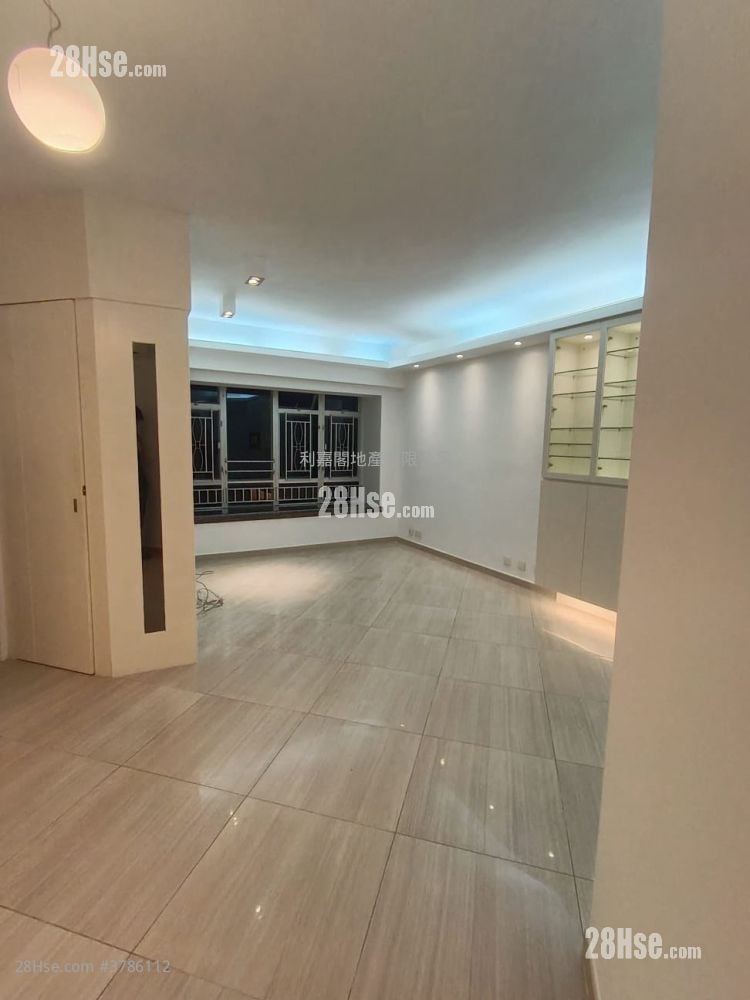 新都城 售盘 3 房 , 2 浴室 701 平方尺