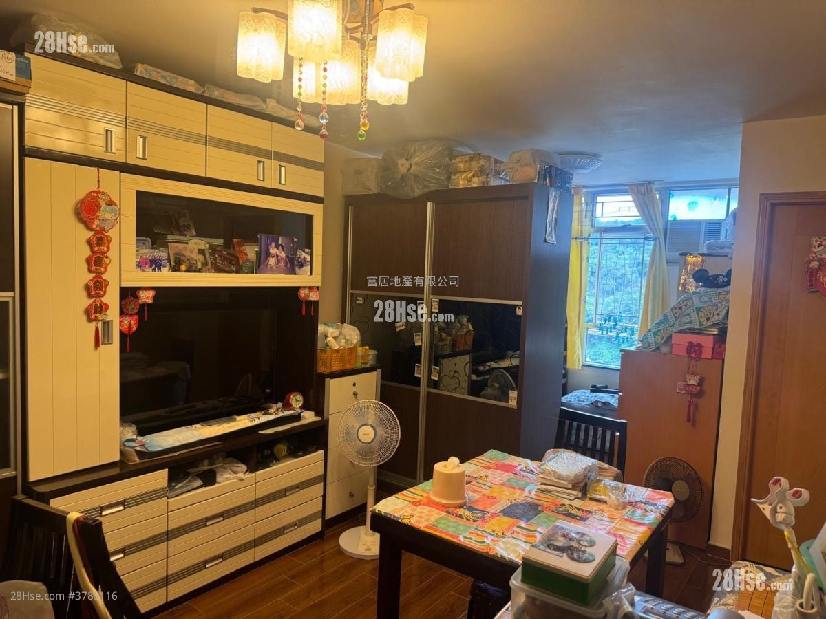 Lai Yan Court Sell 1 Bedroom , 1 Bathroom 428 ft²