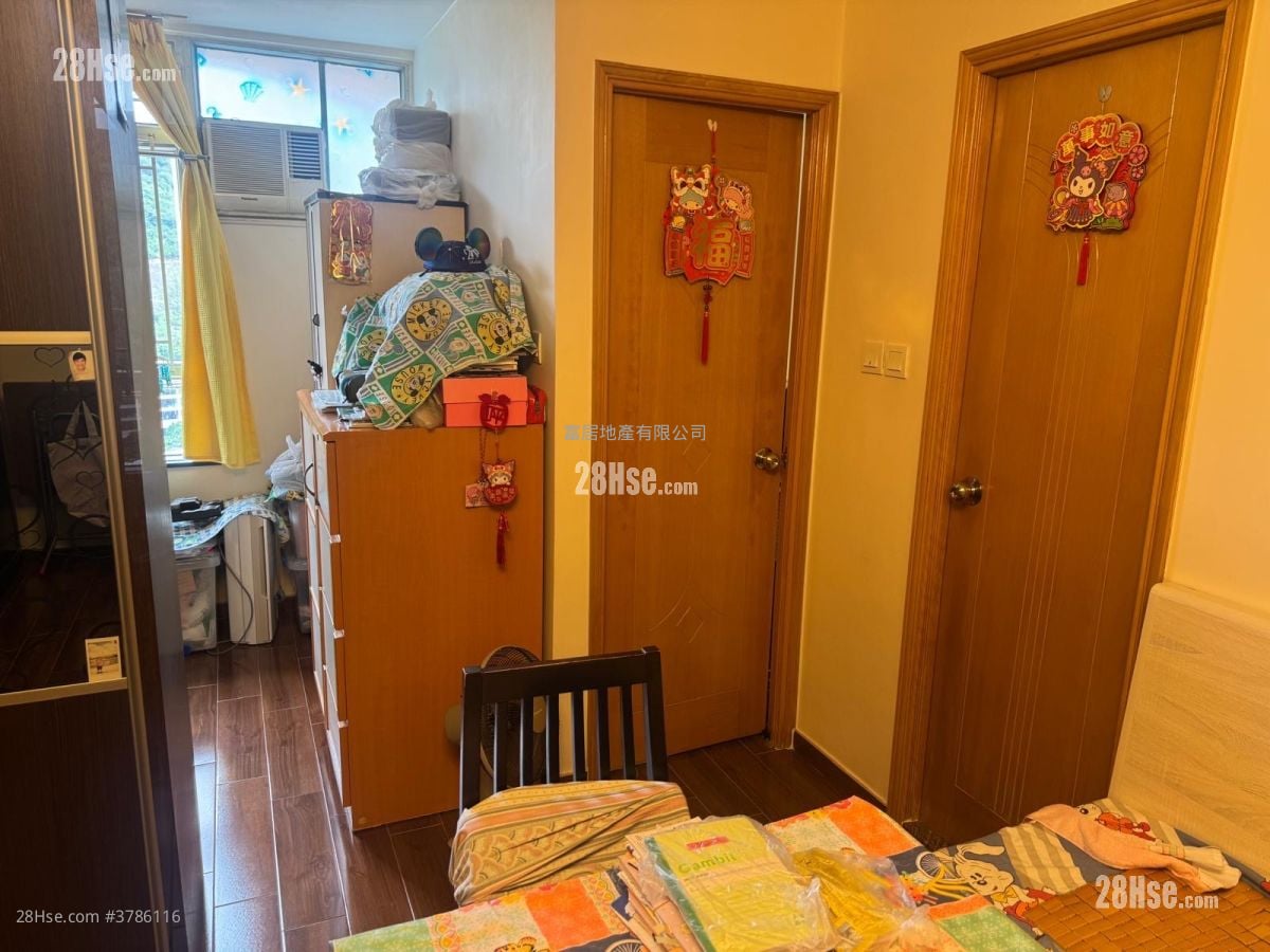 Lai Yan Court Sell 1 Bedroom , 1 Bathroom 428 ft²