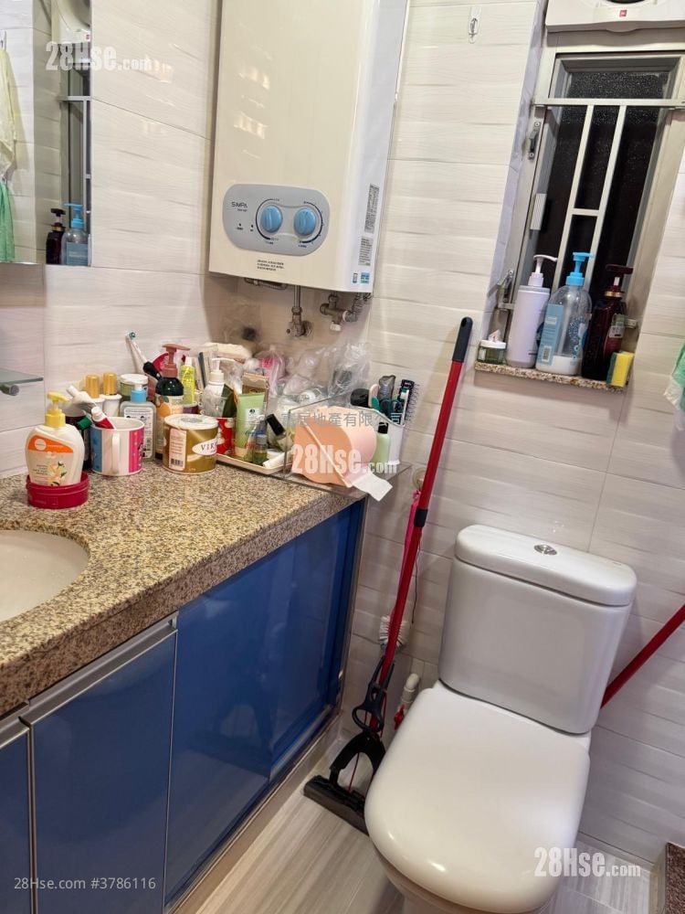 Lai Yan Court Sell 1 Bedroom , 1 Bathroom 428 ft²