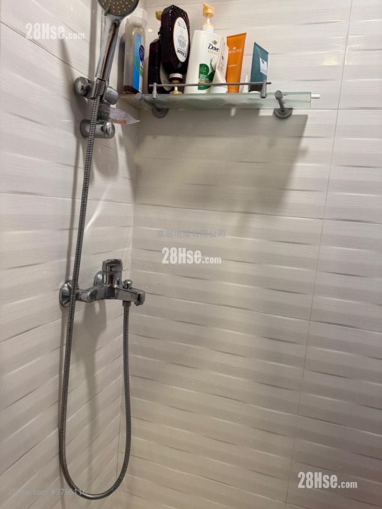 Lai Yan Court Sell 1 Bedroom , 1 Bathroom 428 ft²