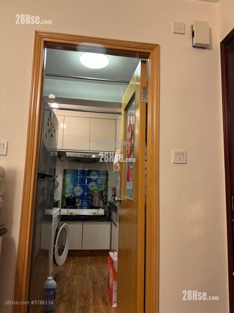 Lai Yan Court Sell 1 Bedroom , 1 Bathroom 428 ft²