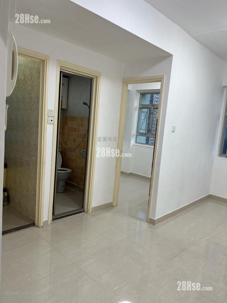 富佑大厦 租盘 239 平方尺