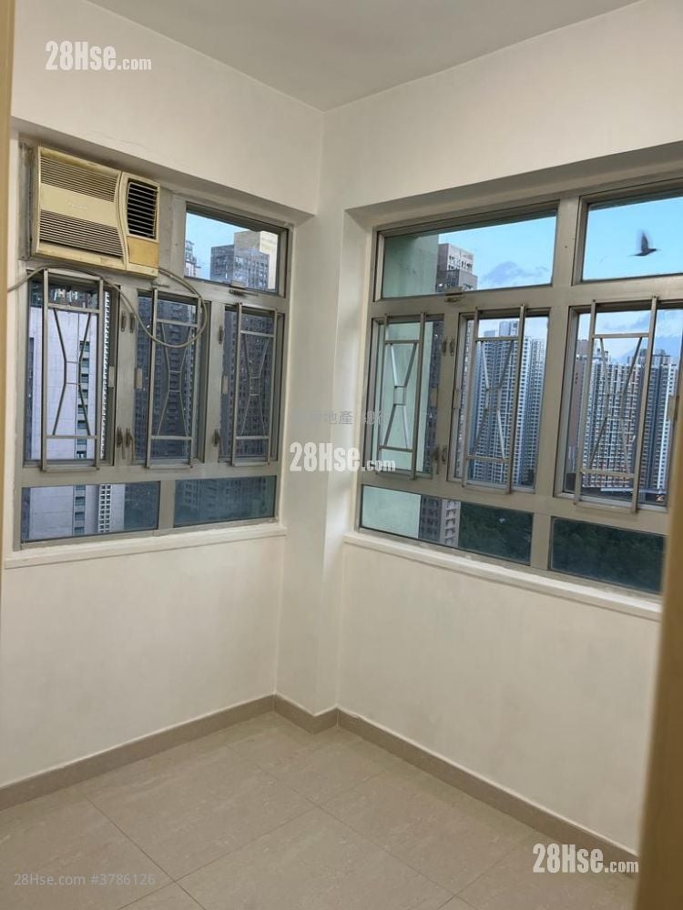 富佑大厦 租盘 239 平方尺