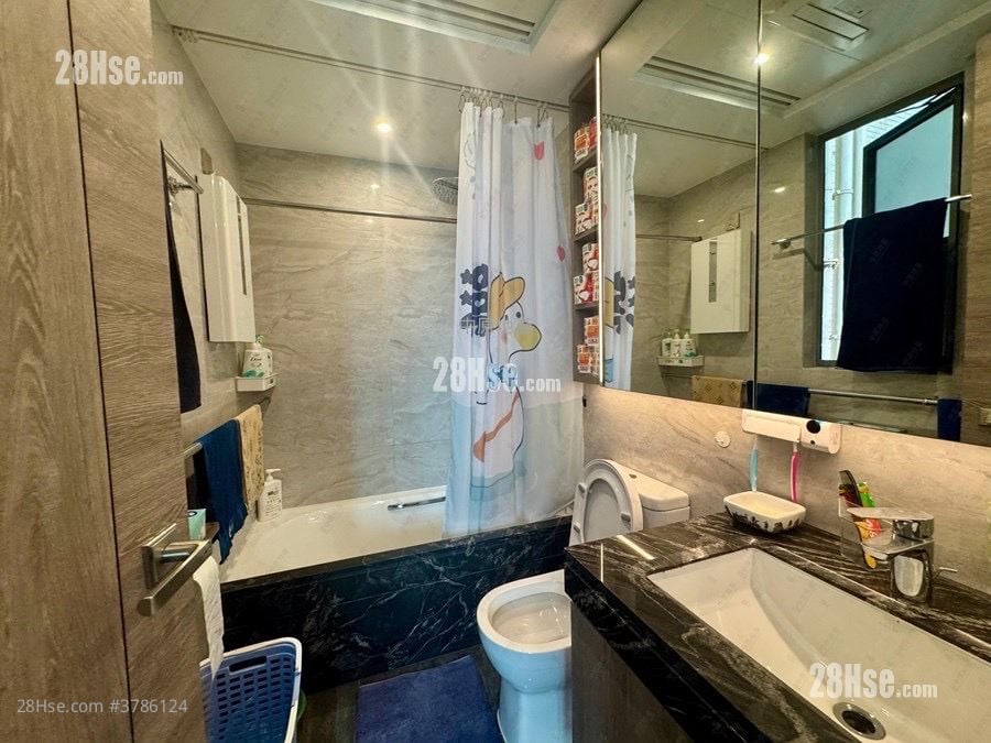 映日湾 售盘 3 房 644 平方尺