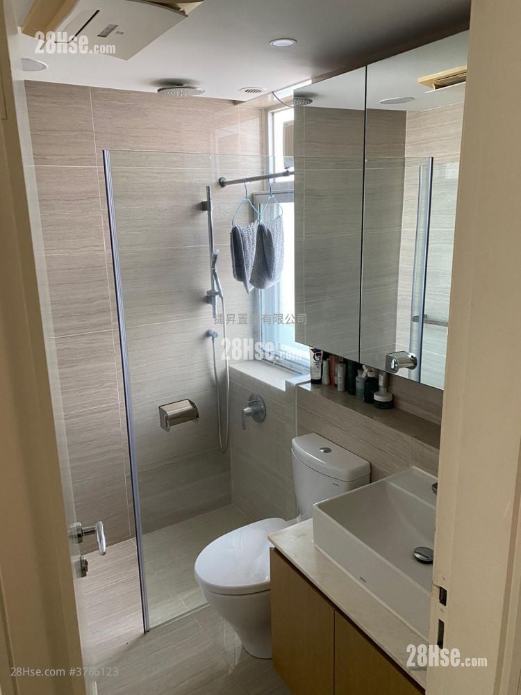 The Metropolis Residence Sell 1 Bedroom , 1 Bathroom 488 ft²