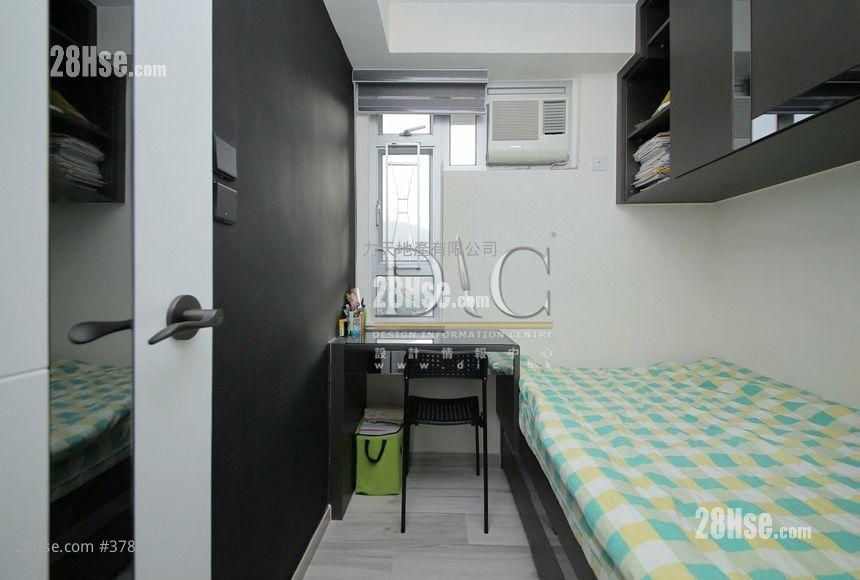 Carado Garden Sell 3 Bedrooms , 1 Bathroom 591 ft²