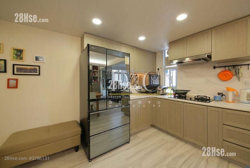 Carado Garden Sell 3 Bedrooms , 1 Bathroom 591 ft²