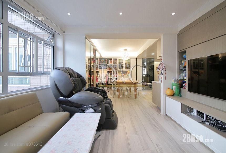 Carado Garden Sell 3 Bedrooms , 1 Bathroom 591 ft²