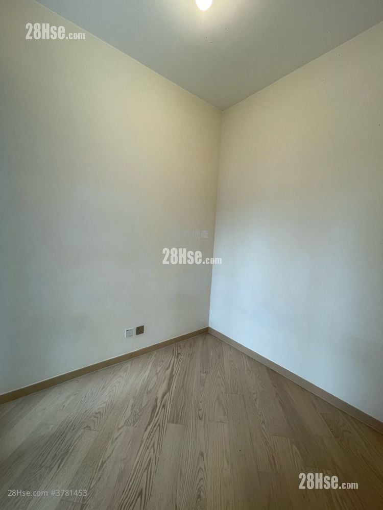 The Arles Sell 3 Bedrooms 673 ft²