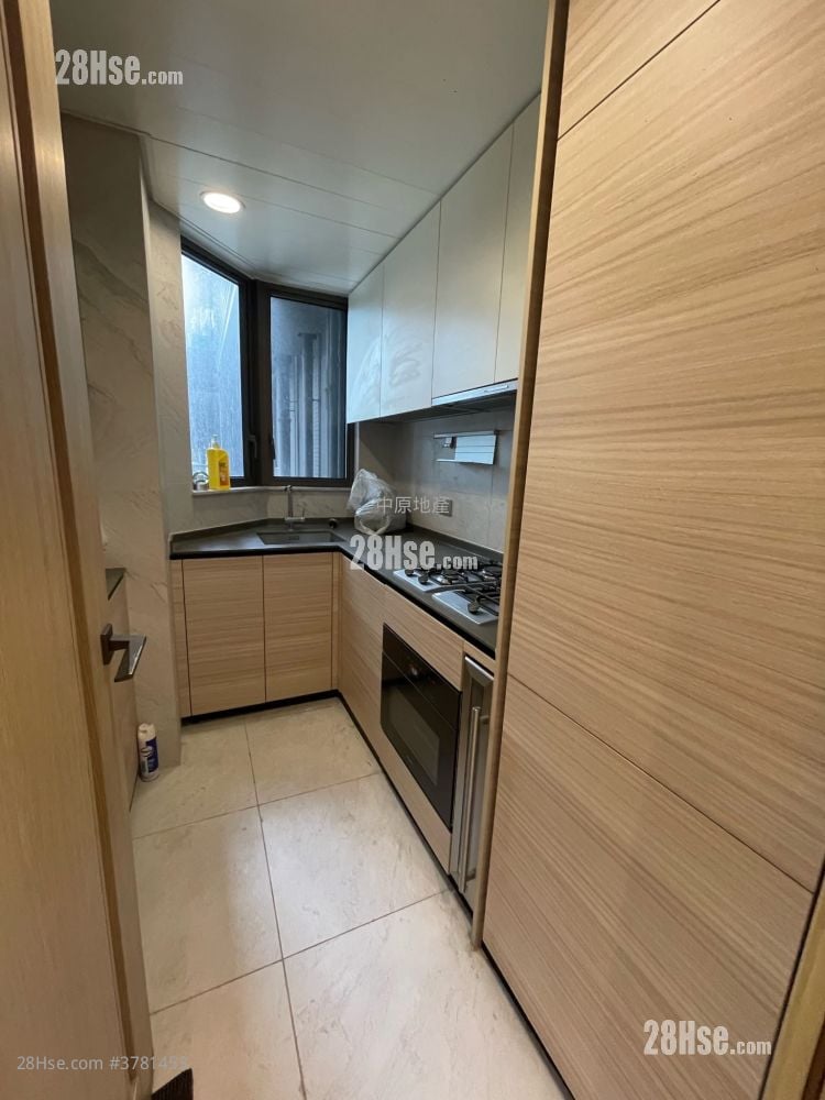 The Arles Sell 3 Bedrooms 673 ft²