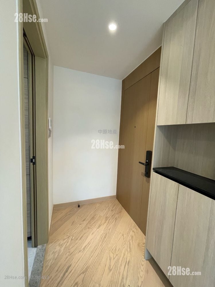 The Arles Sell 3 Bedrooms 673 ft²