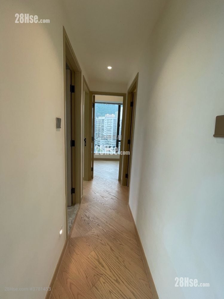 The Arles Sell 3 Bedrooms 673 ft²