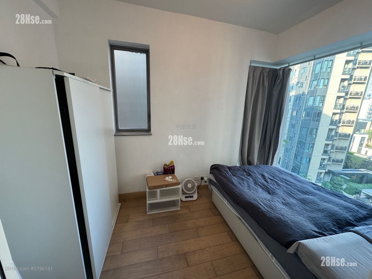 Capri Sell 2 Bedrooms 533 ft²