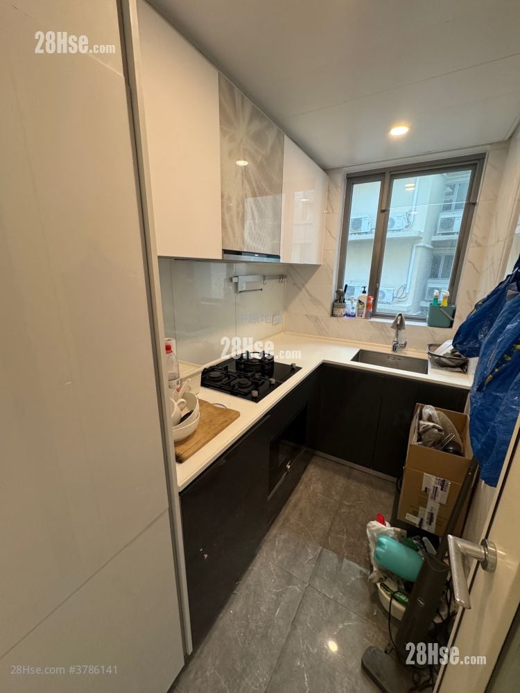 Capri Sell 2 Bedrooms 533 ft²