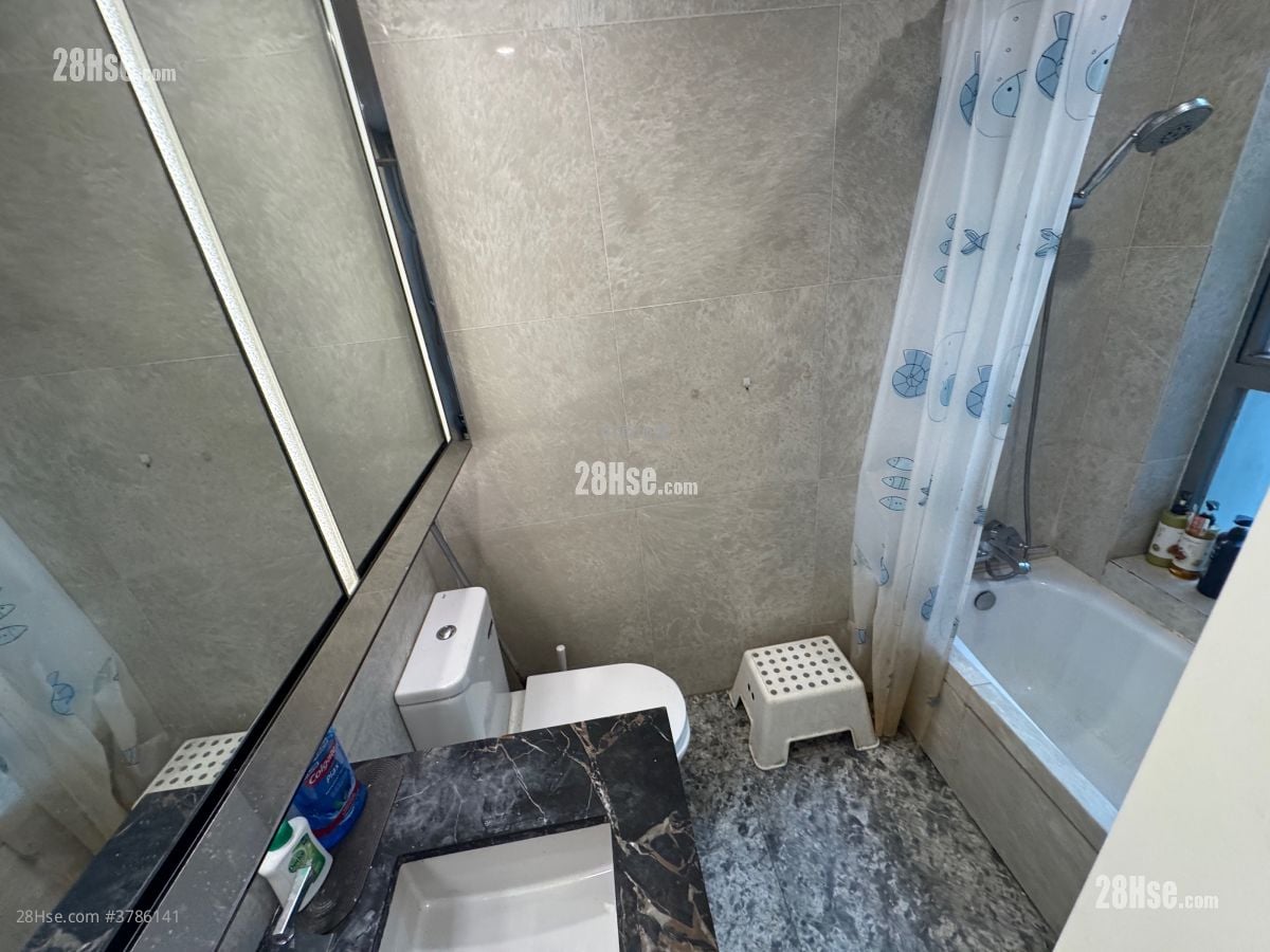 Capri Sell 2 Bedrooms 533 ft²