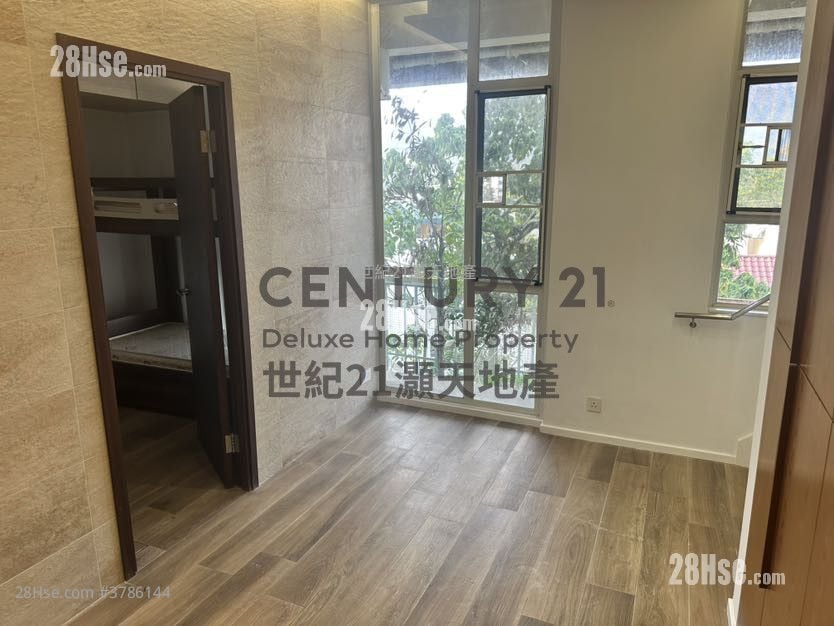 比华利山别墅 租盘 5+ 房 , 2 浴室 1,902 平方尺