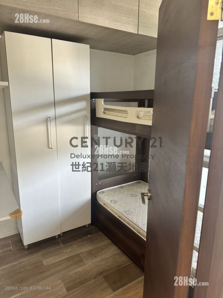 比华利山别墅 租盘 5+ 房 , 2 浴室 1,902 平方尺