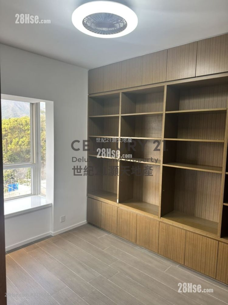 比华利山别墅 租盘 5+ 房 , 2 浴室 1,902 平方尺