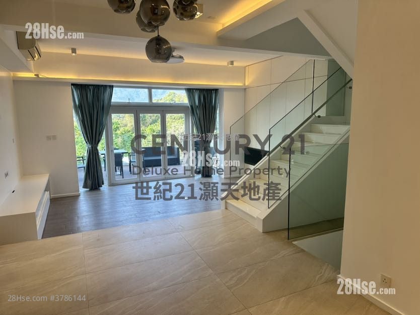 比华利山别墅 租盘 5+ 房 , 2 浴室 1,902 平方尺