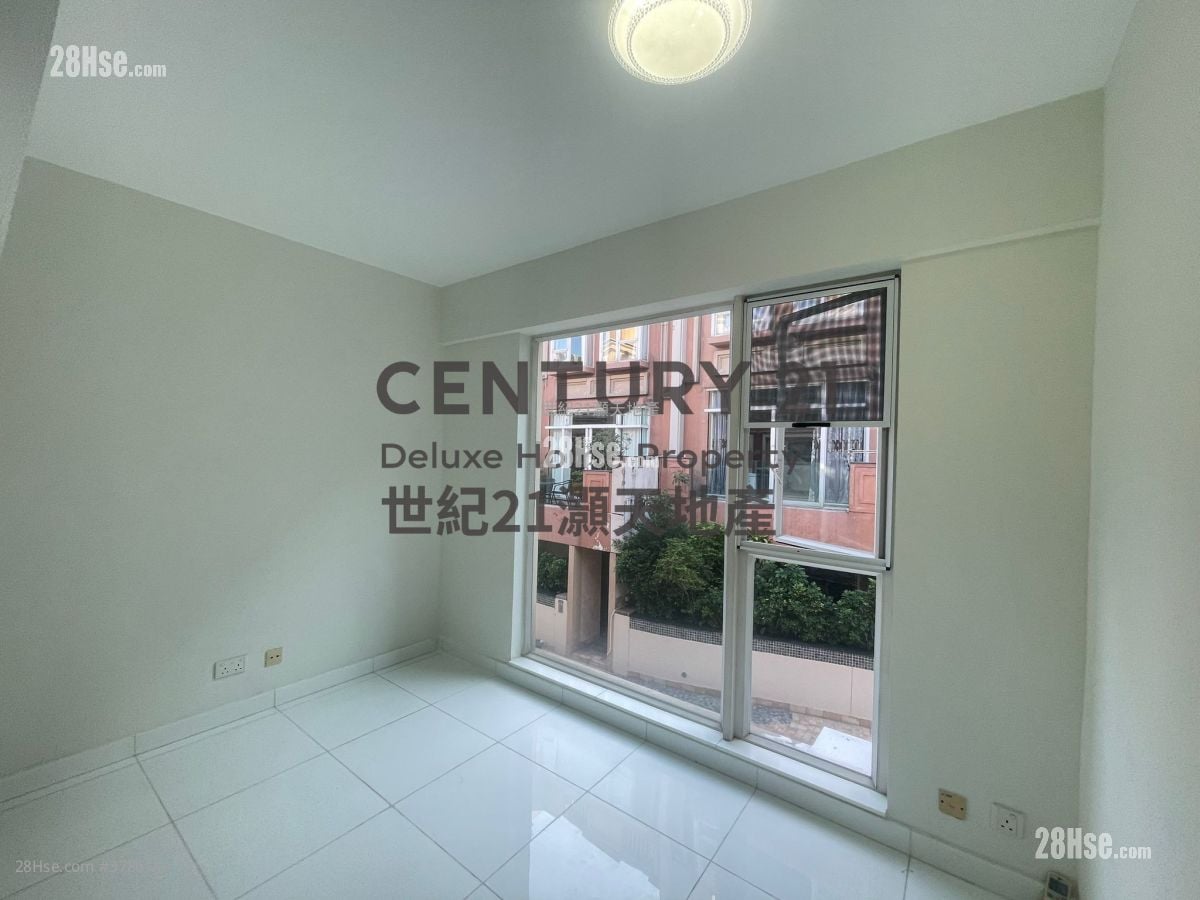 比华利山别墅 租盘 5+ 房 , 2 浴室 1,606 平方尺