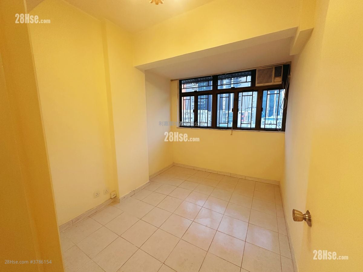 Chung Ying Building Sell 3 Bedrooms , 1 Bathroom 497 ft²
