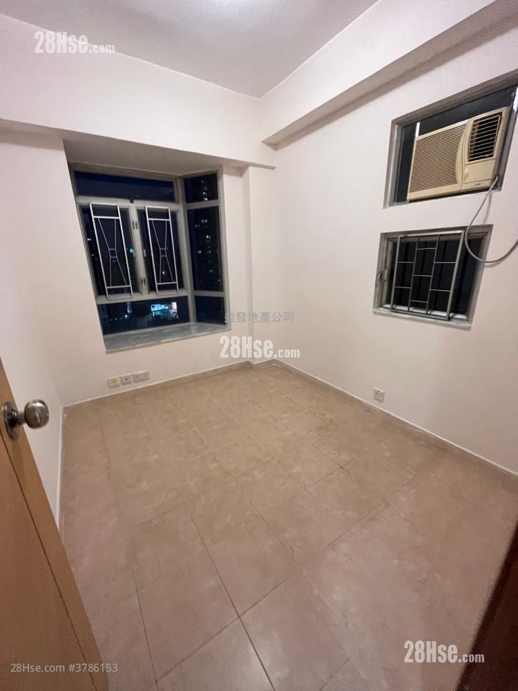 单幢楼房 租盘 2 房 , 1 浴室 341 平方尺