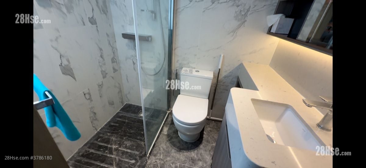 One Eighty Rental 1 Bedroom , 1 Bathroom 247 ft²