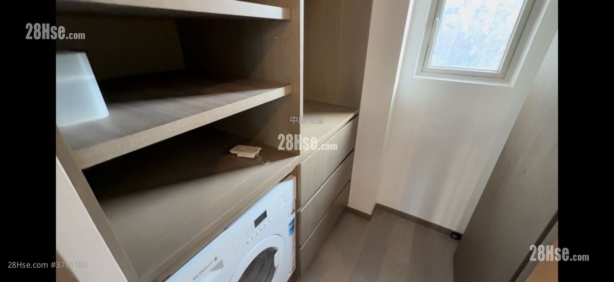 One Eighty Rental 1 Bedroom , 1 Bathroom 247 ft²