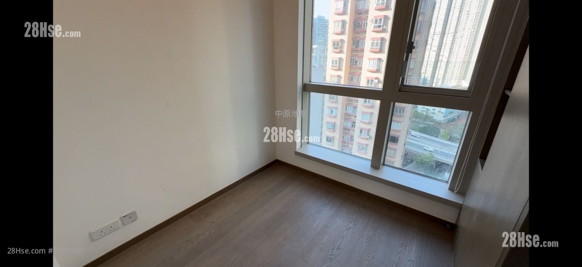 One Eighty Rental 1 Bedroom , 1 Bathroom 247 ft²