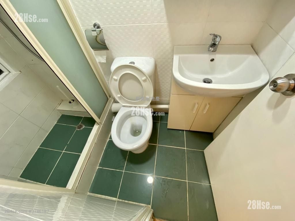 Chung Hing Mansion Rental 2 Bedrooms , 1 Bathroom