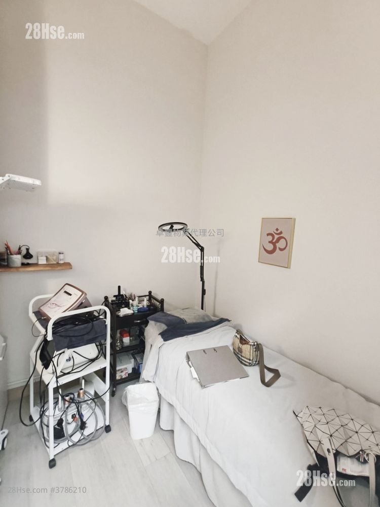 金百盛中心 租盘 3 房 , 1 厕所